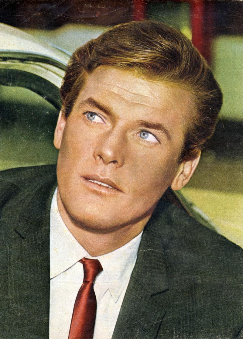 第三任:罗杰·摩尔